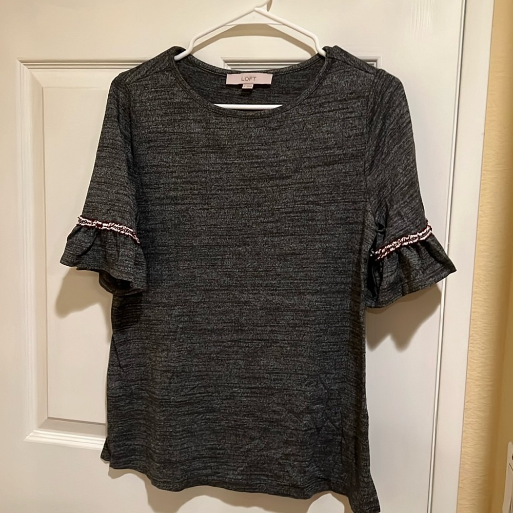 Ann Taylor loft ruffle sleeve blouse